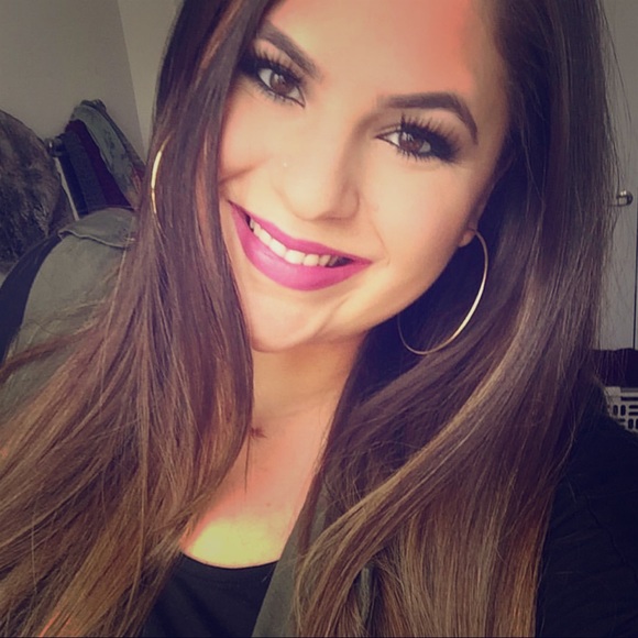 Hey! I’m Amanda ✨ - Picture 4 of 8